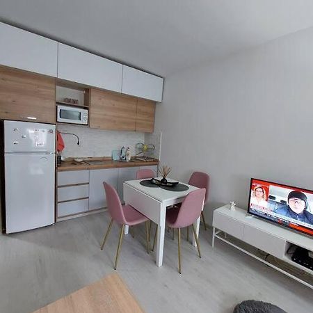 City Center Chic, Urban Apartment Skopje Exterior foto