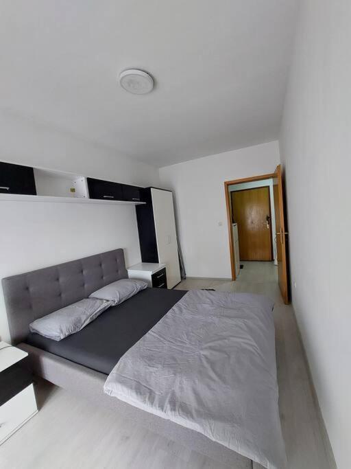 City Center Chic, Urban Apartment Skopje Exterior foto