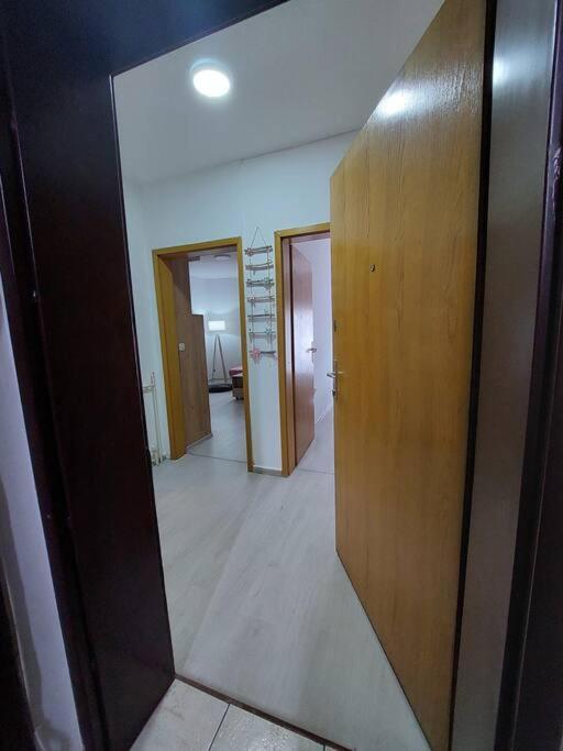 City Center Chic, Urban Apartment Skopje Exterior foto